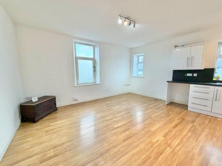 Flat Dodworth Road in Barnsley