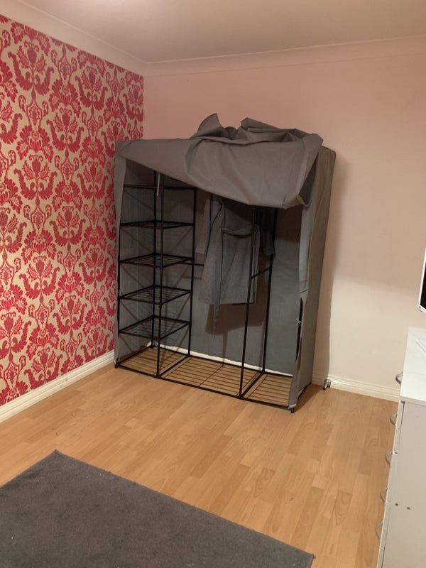 Room Trowbridge Road in Greater London