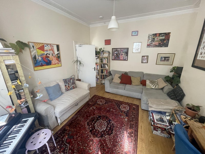 Room Mildenhall Road in Greater London