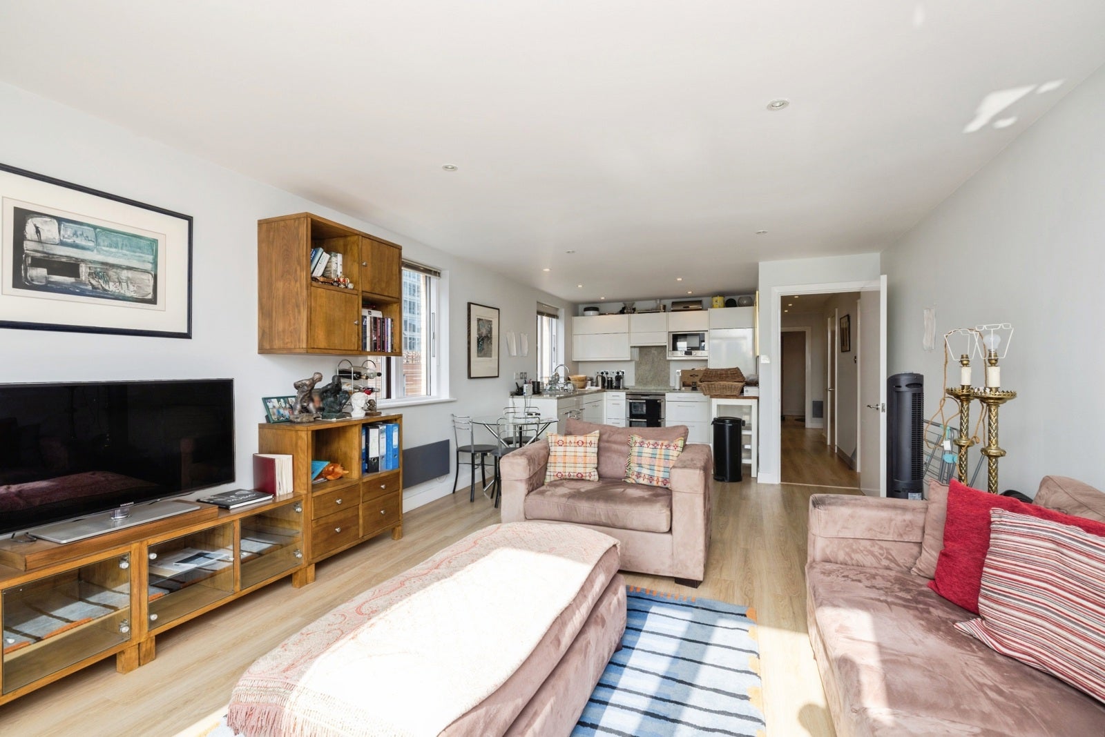 Flat Spital Square in Greater London
