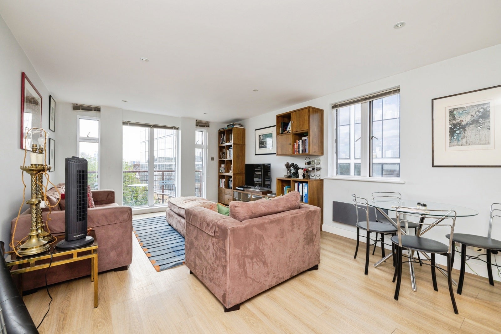 Flat Spital Square in Greater London