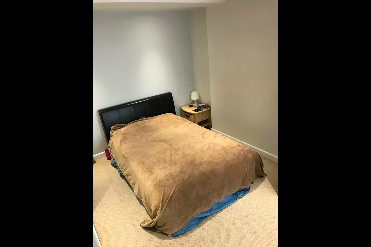 Flat Westferry Road in Greater London