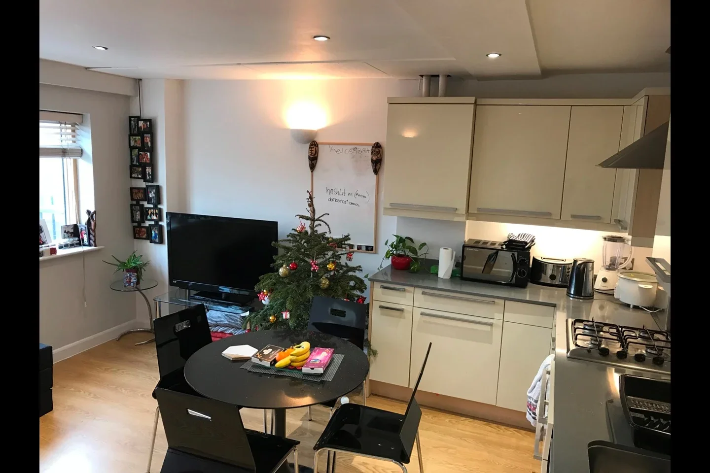 Flat Westferry Road in Greater London