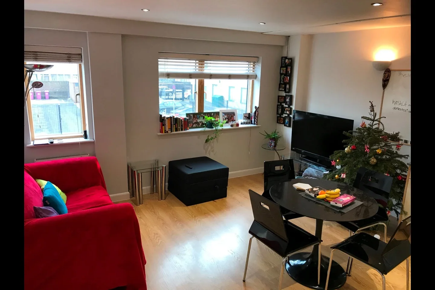 Flat Westferry Road in Greater London