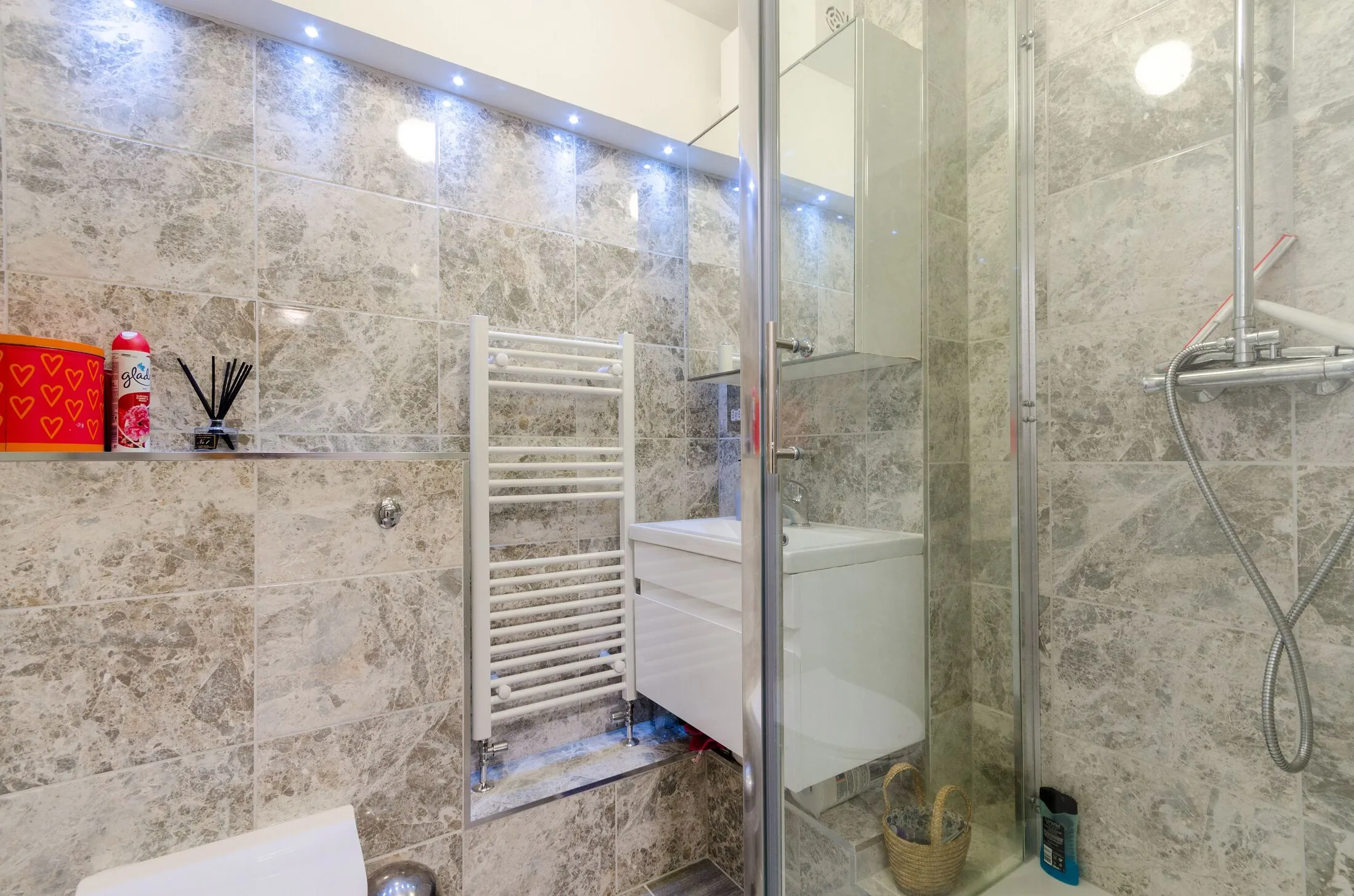 Flat Glenbuck Road in Greater London