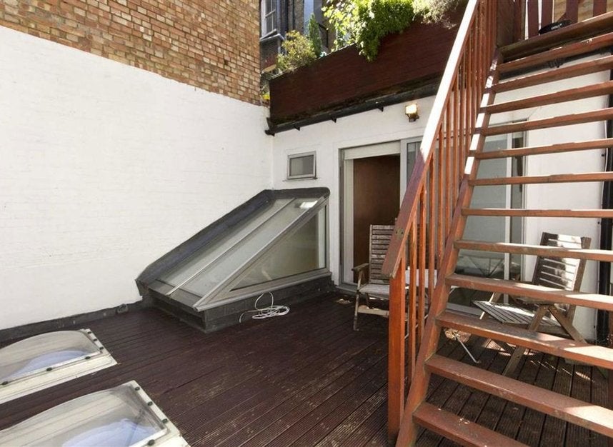 Flat Charlotte Place in Greater London
