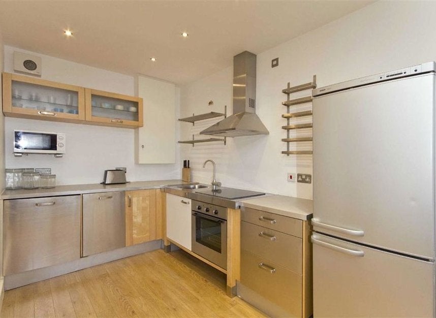 Flat Charlotte Place in Greater London