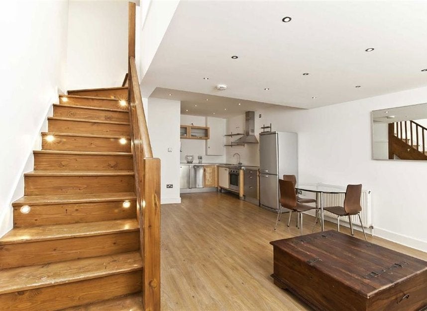 Flat Charlotte Place in Greater London
