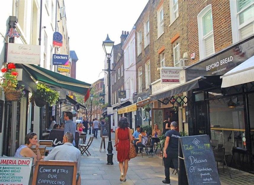 Flat Charlotte Place in Greater London