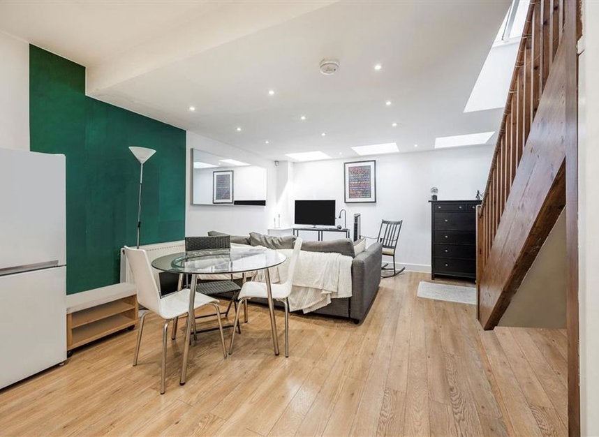 Room Charlotte Place in Greater London