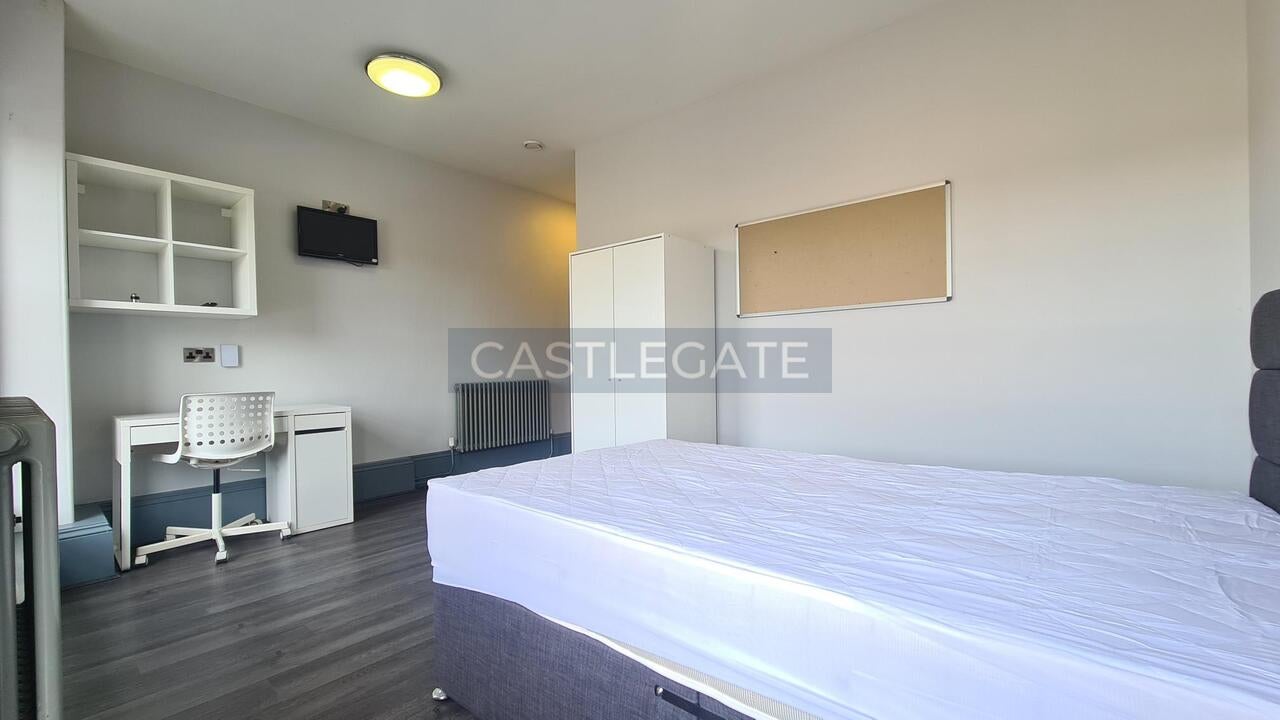 Room St George's Square in Kirklees