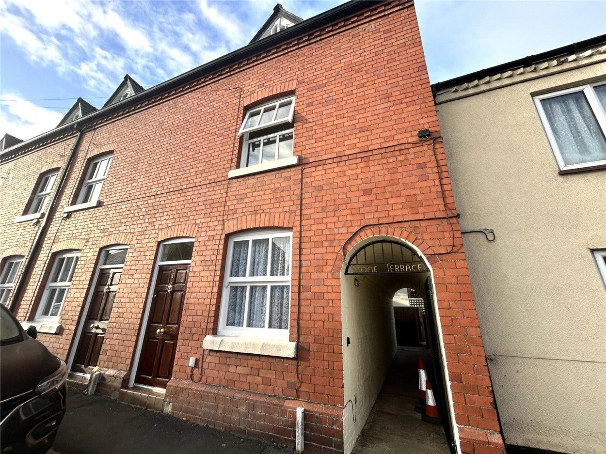 House Stone Street in Newtown