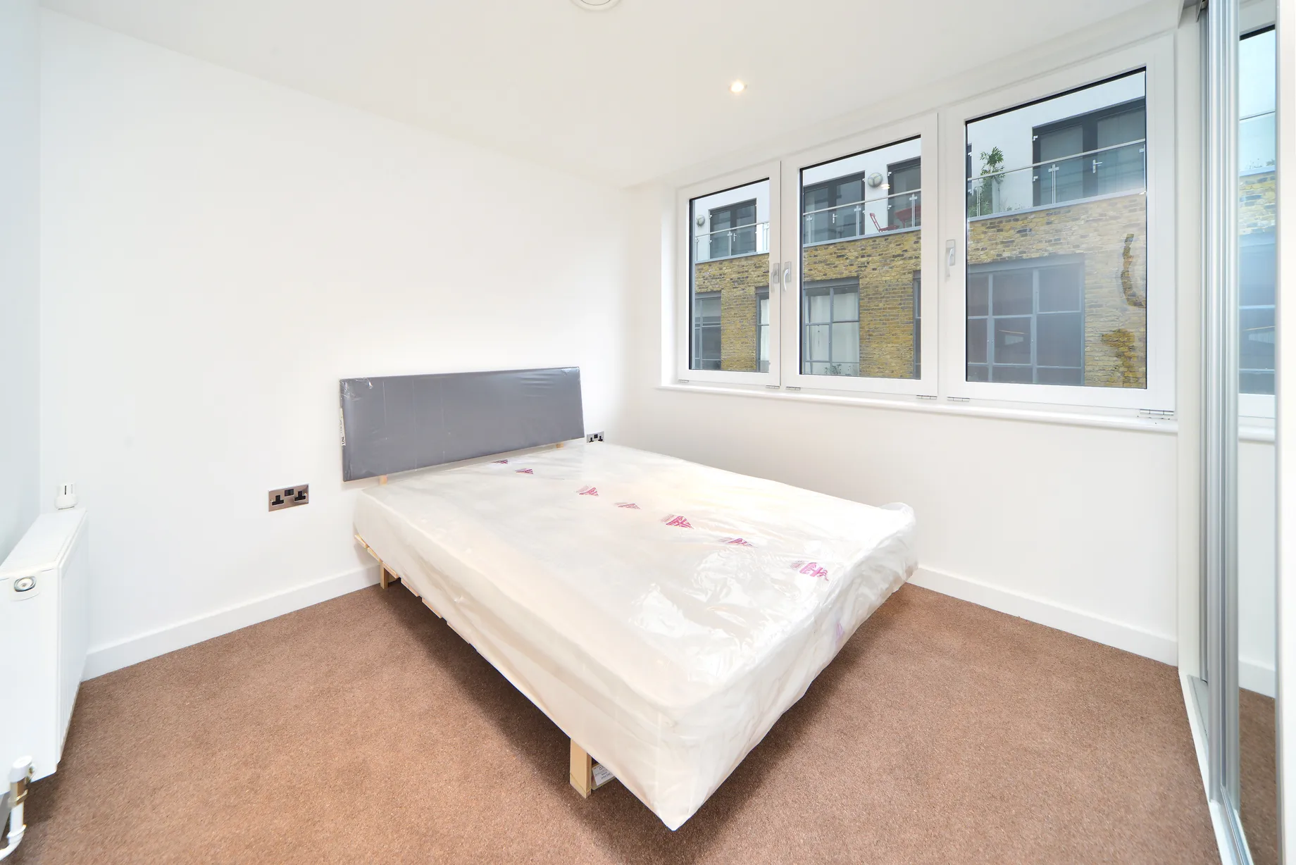 Flat Britannia Walk in Greater London