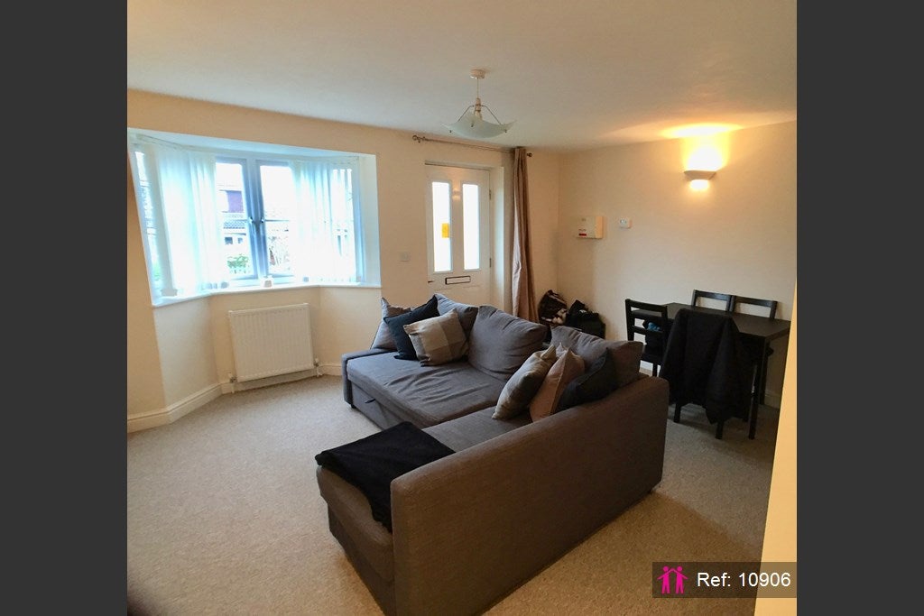 Flat North Street in Nailsea