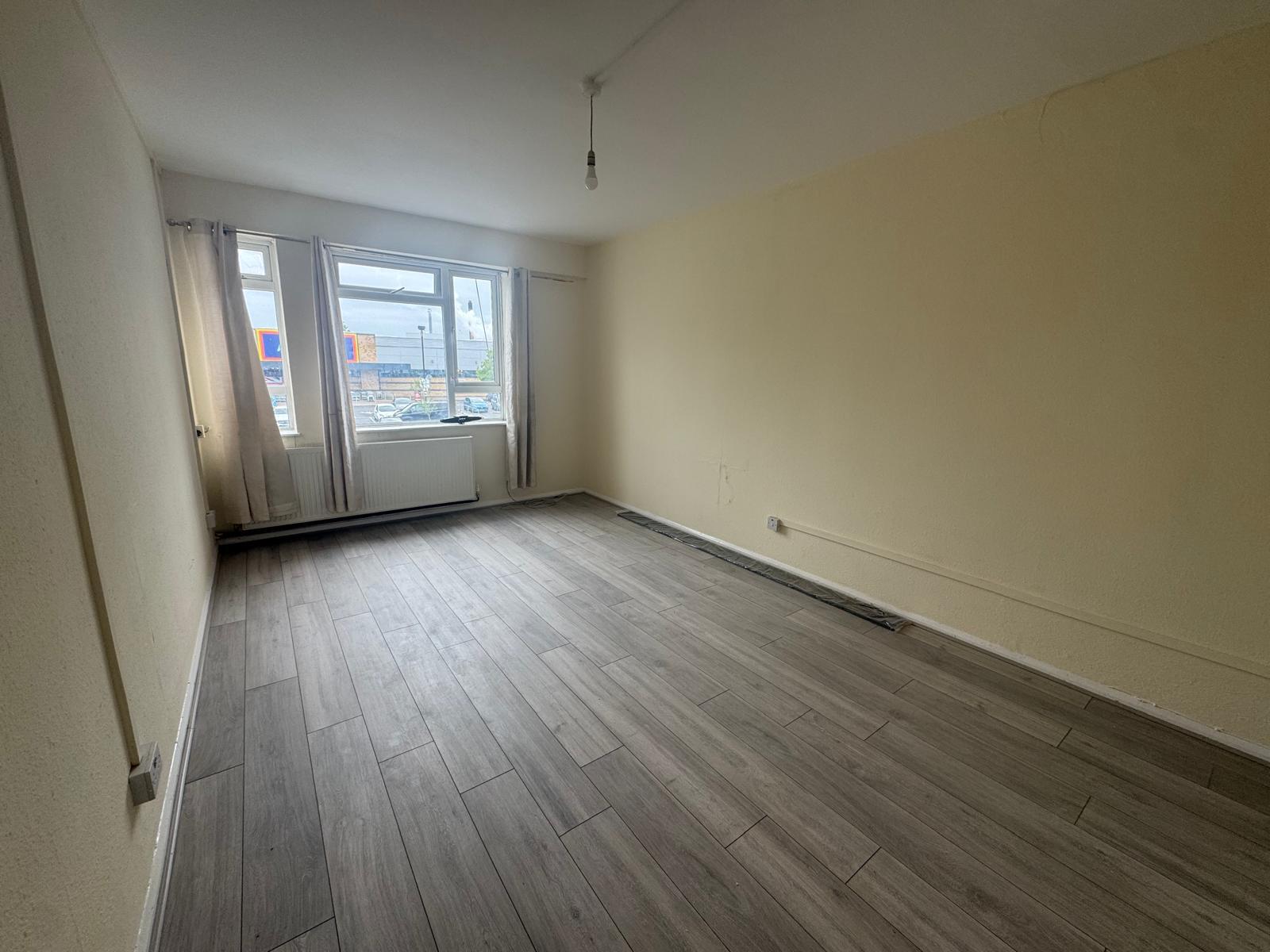 Flat Farnham Road in Slough