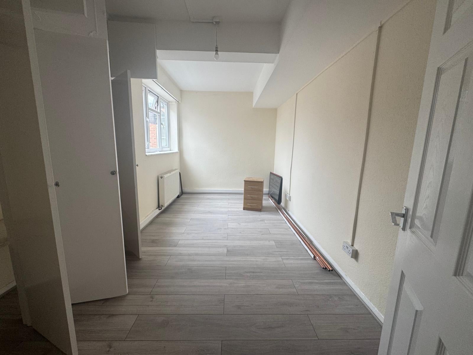Flat Farnham Road in Slough