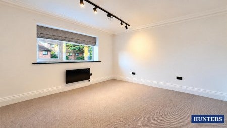 Flat Oakfield Drive in Reigate and Banstead