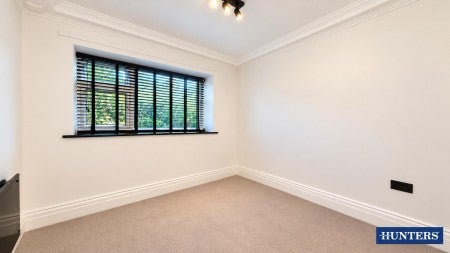 Flat Oakfield Drive in Reigate and Banstead