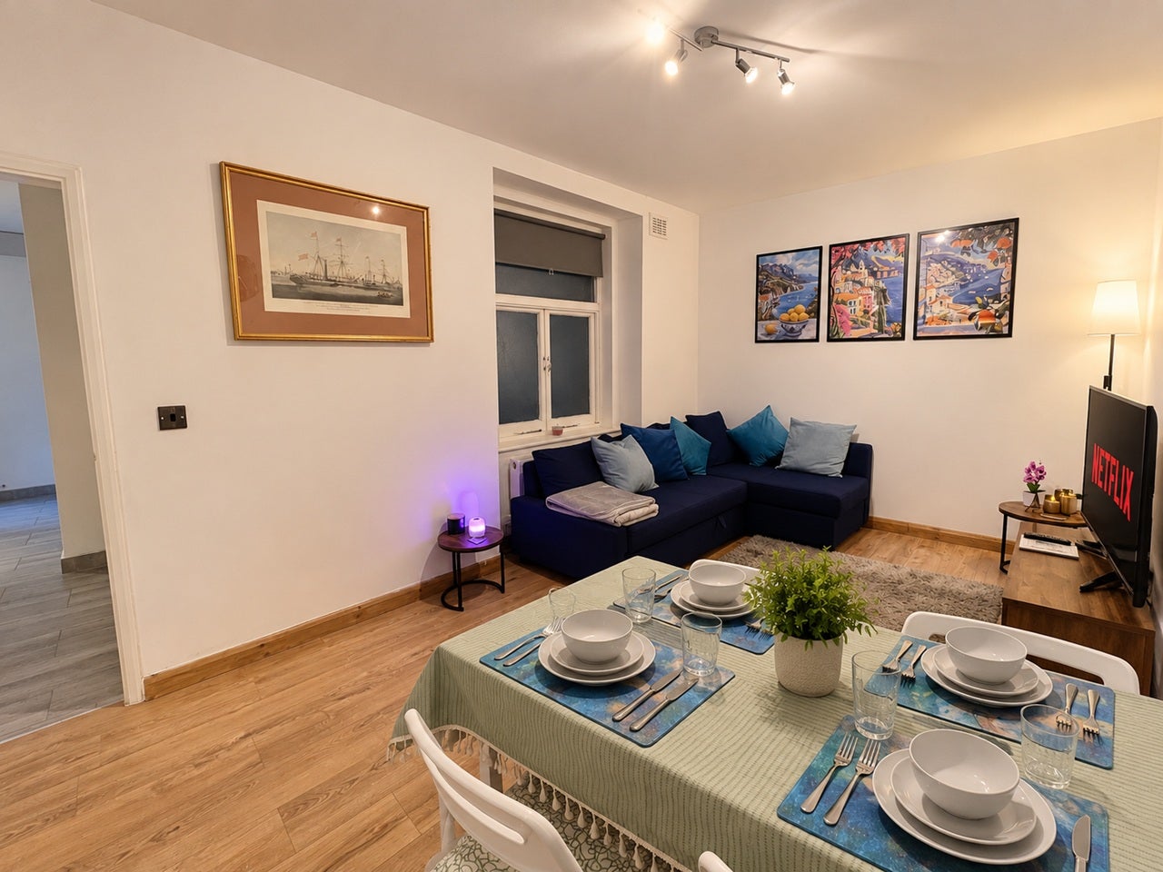 Flat Linden Gardens in Greater London