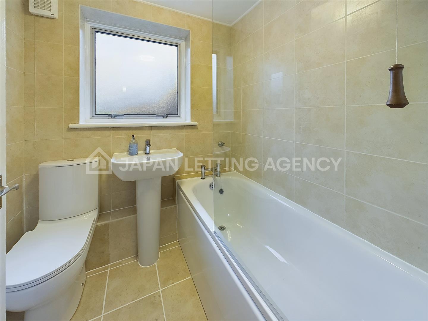 Flat Petersham Road in Greater London