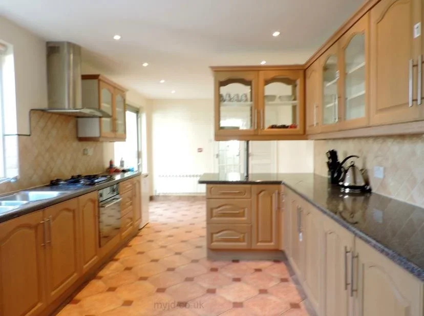 Room Griffin Road in Greater London