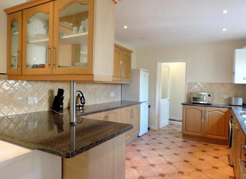 Room Griffin Road in Greater London