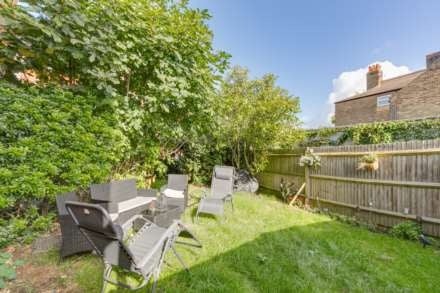 Flat Ridley Road in Greater London