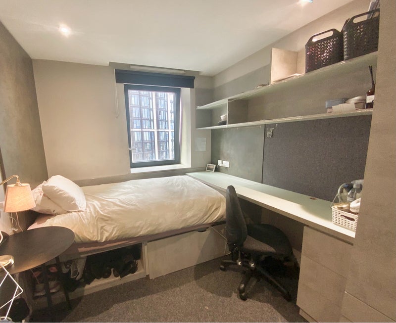 Room South Lambeth Road in Greater London