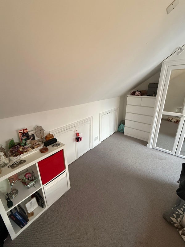 Room Crealock Street in Greater London