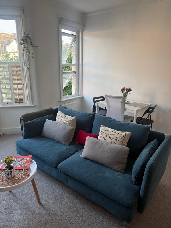 Room Crealock Street in Greater London