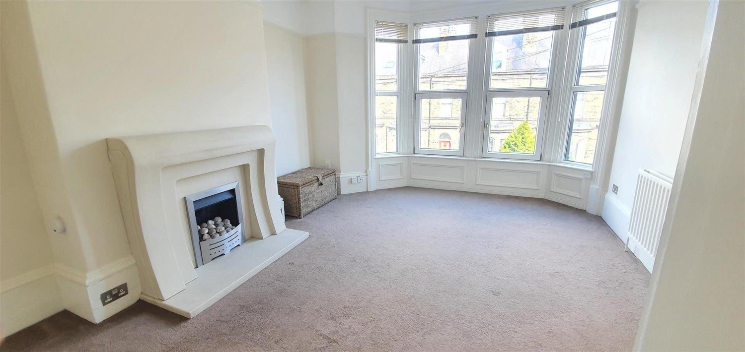 Flat Hyde Park Road in Harrogate