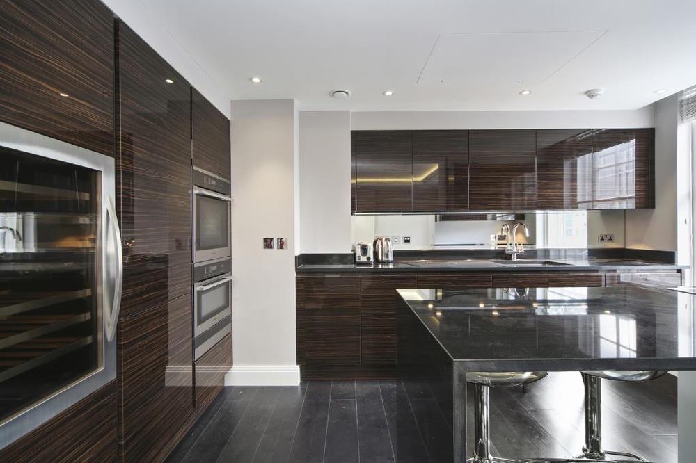 Flat Chesterfield Street in City of Westminster