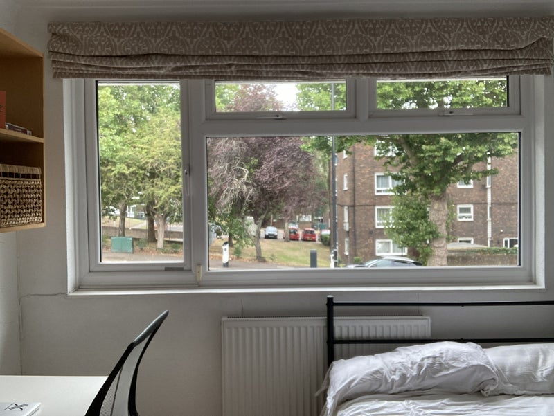 Room Beaulieu Avenue in Greater London
