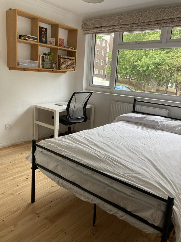 Room Beaulieu Avenue in Greater London