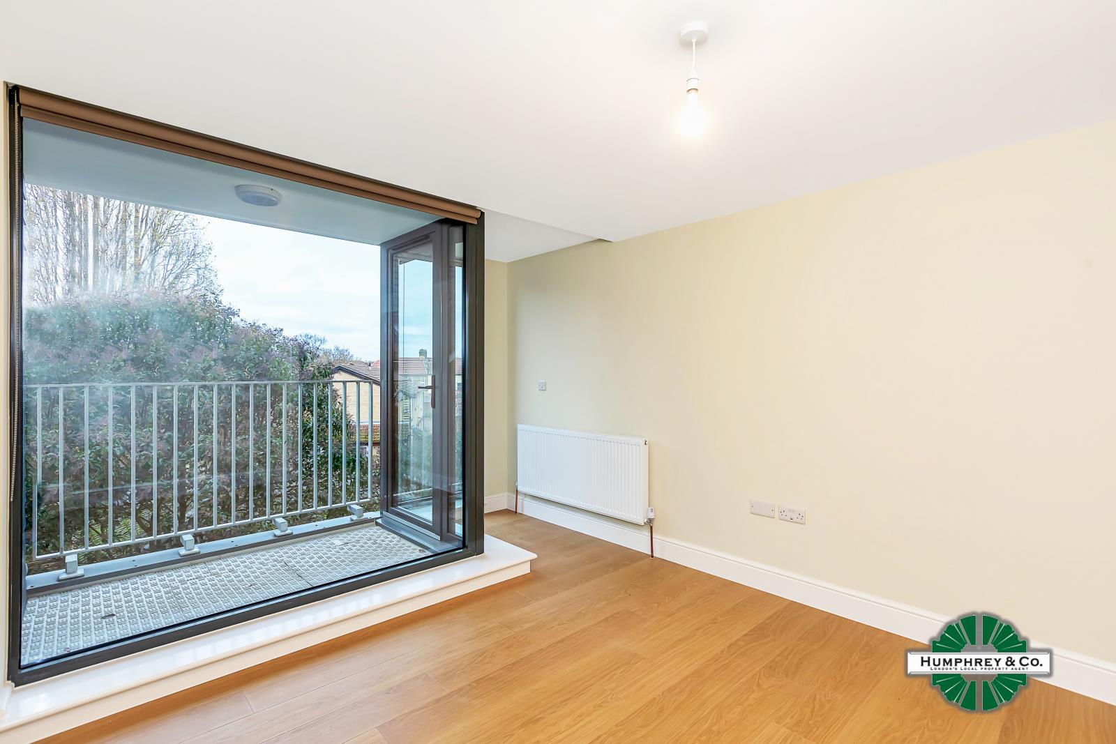 Flat Cameron Road in Greater London