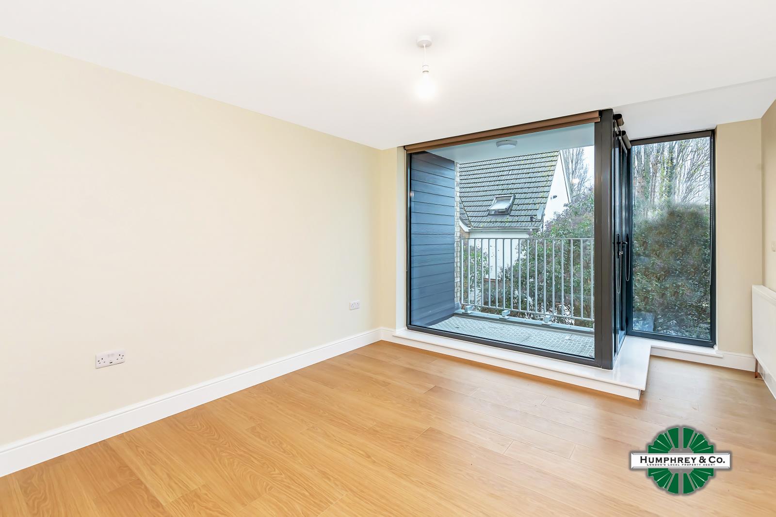Flat Cameron Road in Greater London