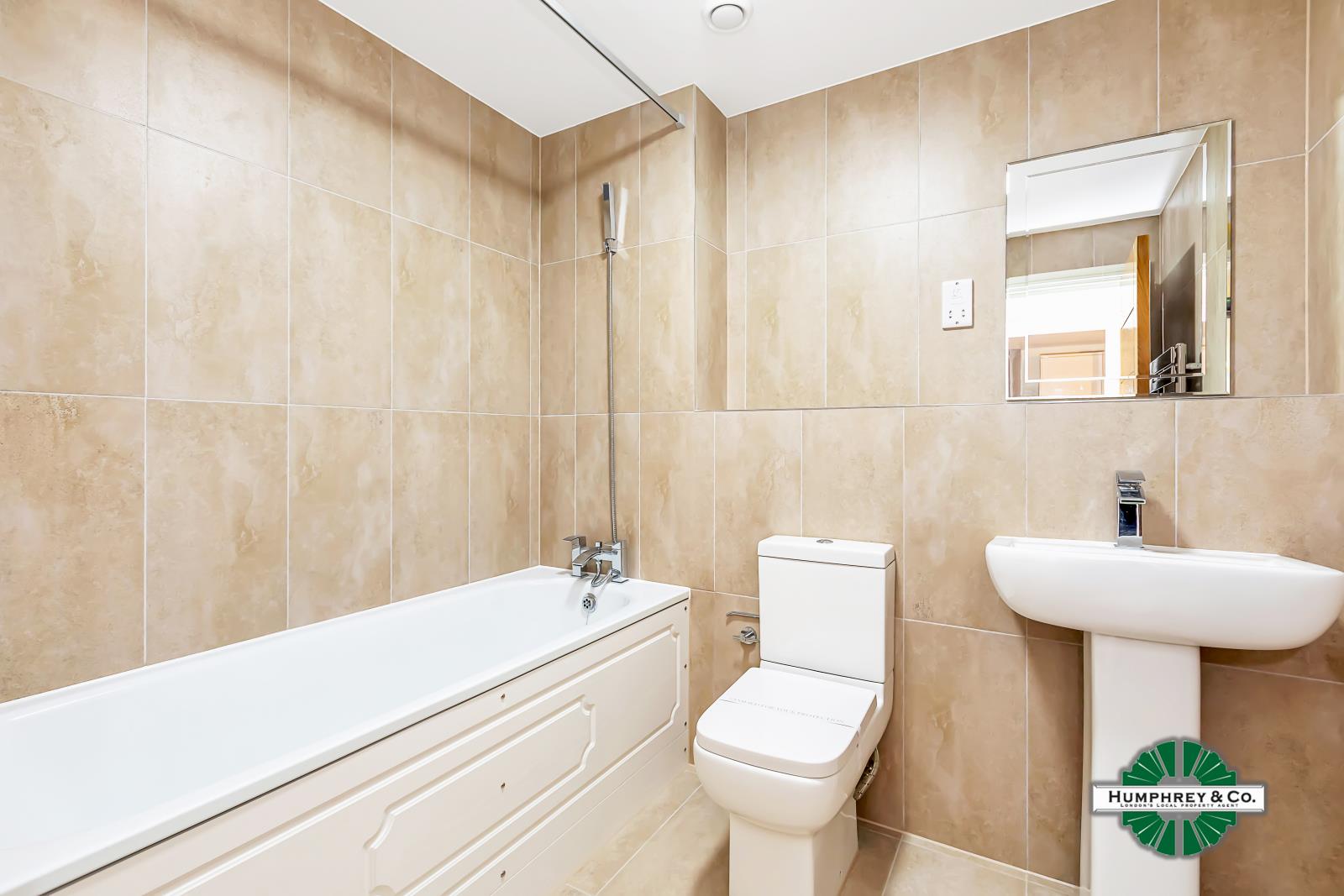 Flat Cameron Road in Greater London