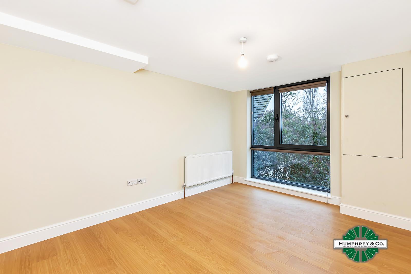 Flat Cameron Road in Greater London