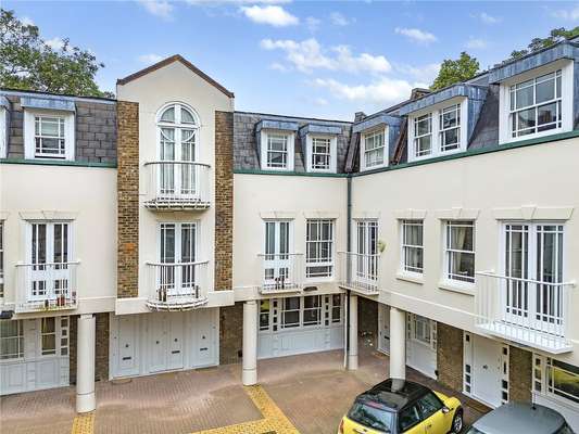 Flat Upper Street in Greater London