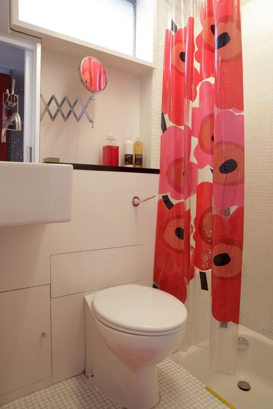 Room Crossley Street in Greater London
