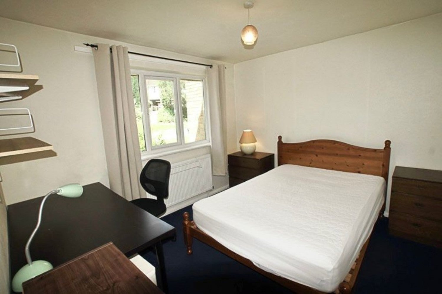 Room The Valley in Winchester