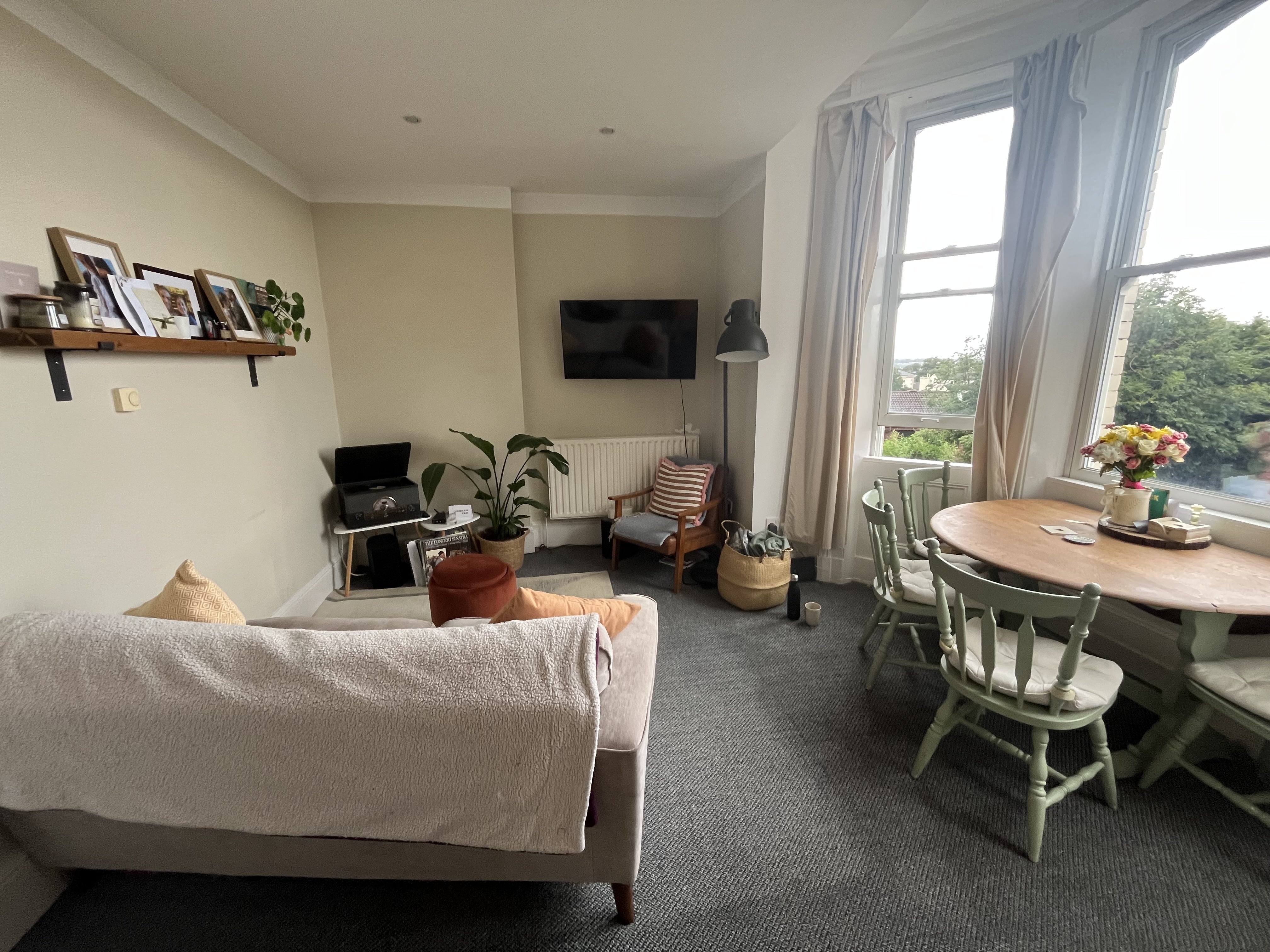 Flat Christchurch Road in Birkenhead