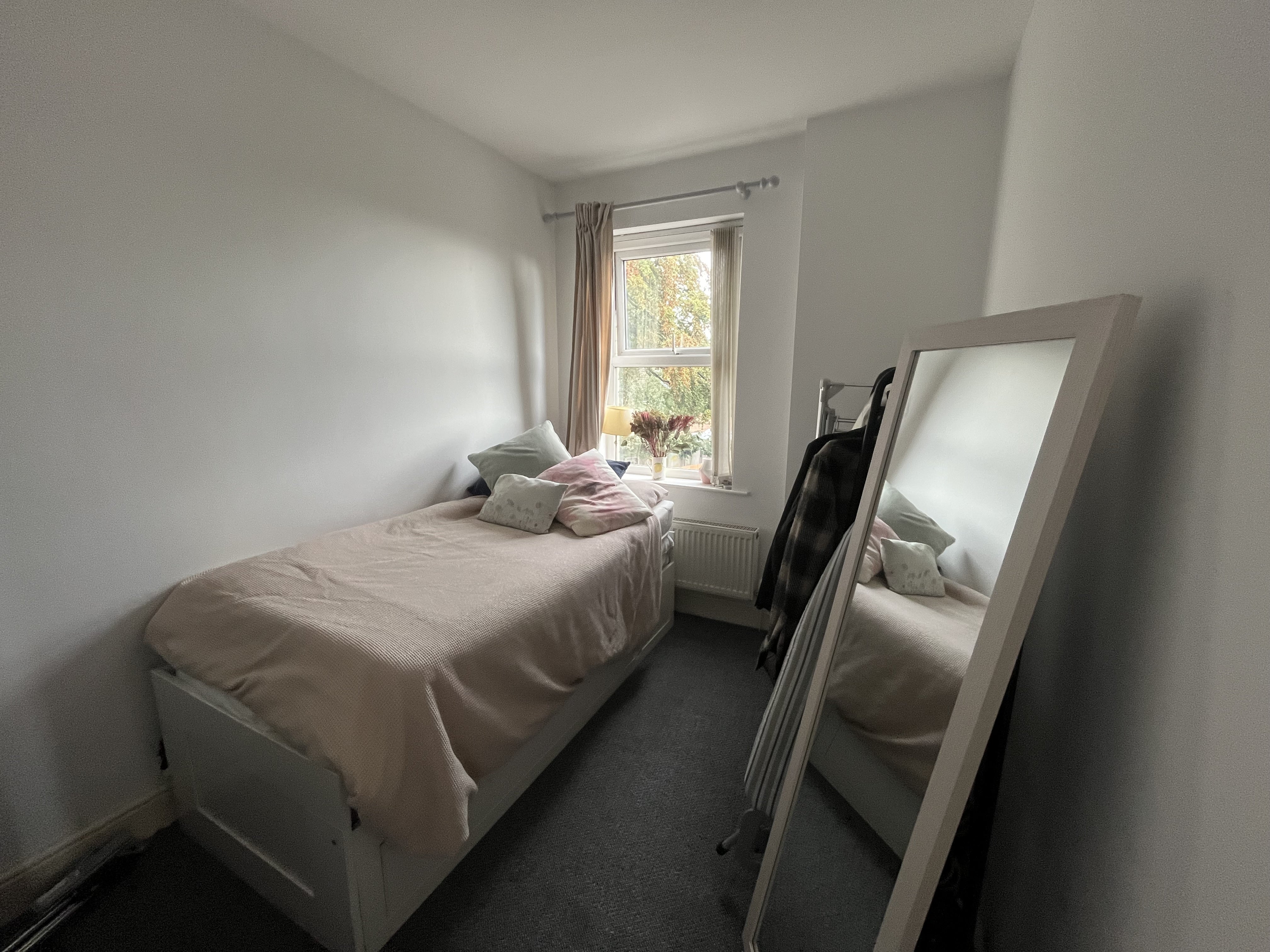 Flat Christchurch Road in Birkenhead