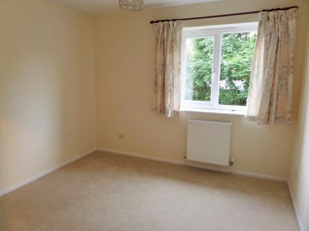 Flat Iona Way in Mid Sussex