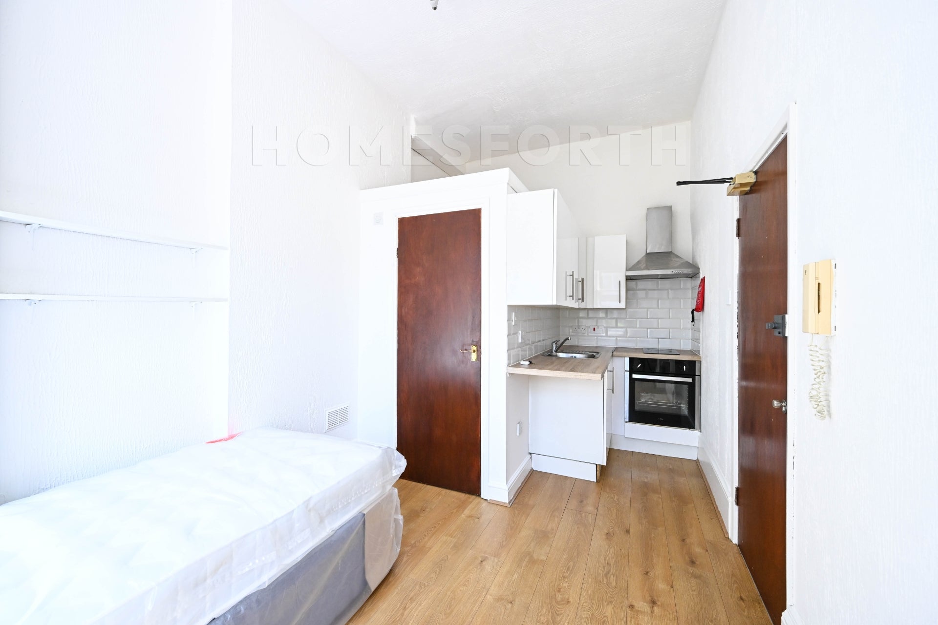 Flat Teignmouth Road in Greater London