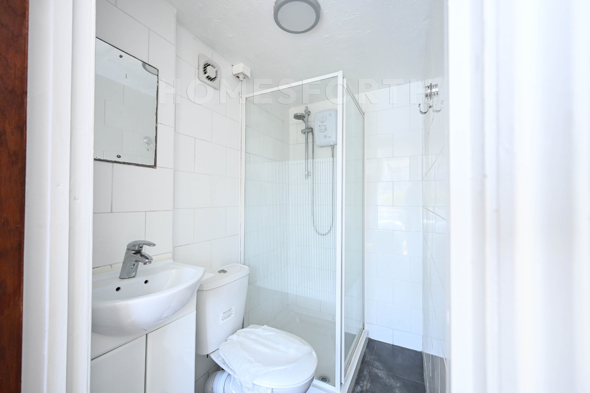 Flat Teignmouth Road in Greater London
