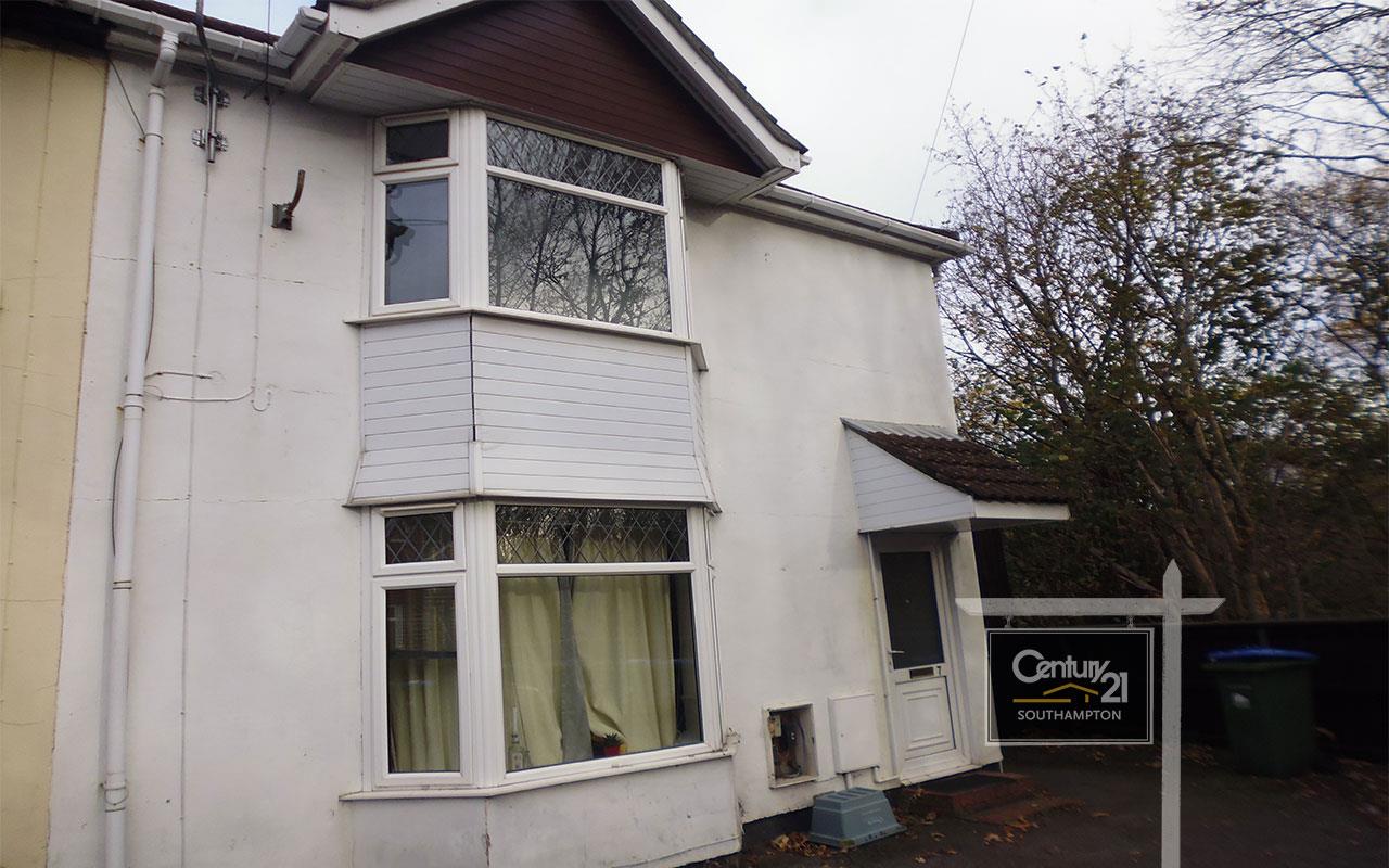 Flat Rayners Gardens in Southampton