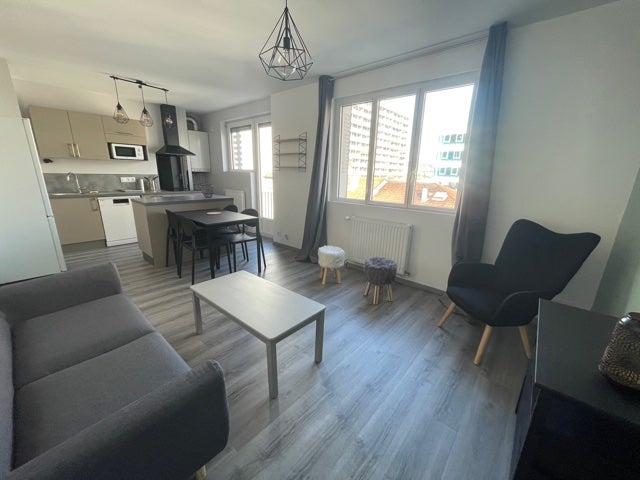 Appartement Rue De l'Enseigne Roux à Saint-Étienne