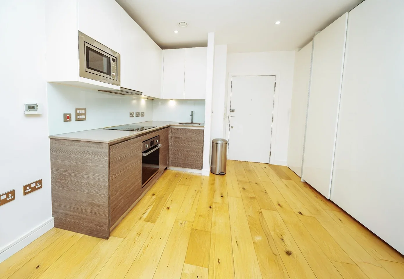 Flat Balfour Road in Greater London