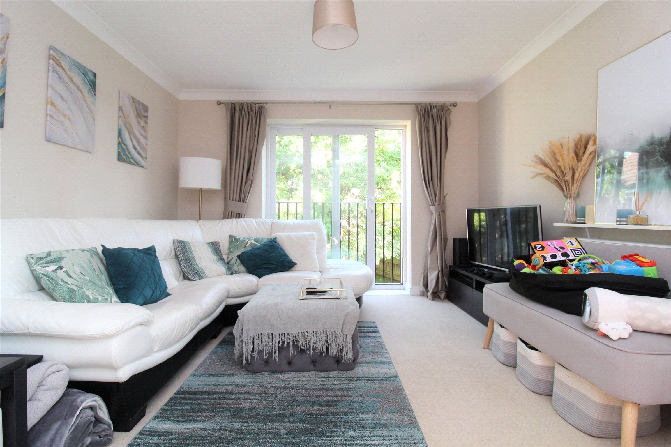 Flat Saint Michaels Close in Bristol